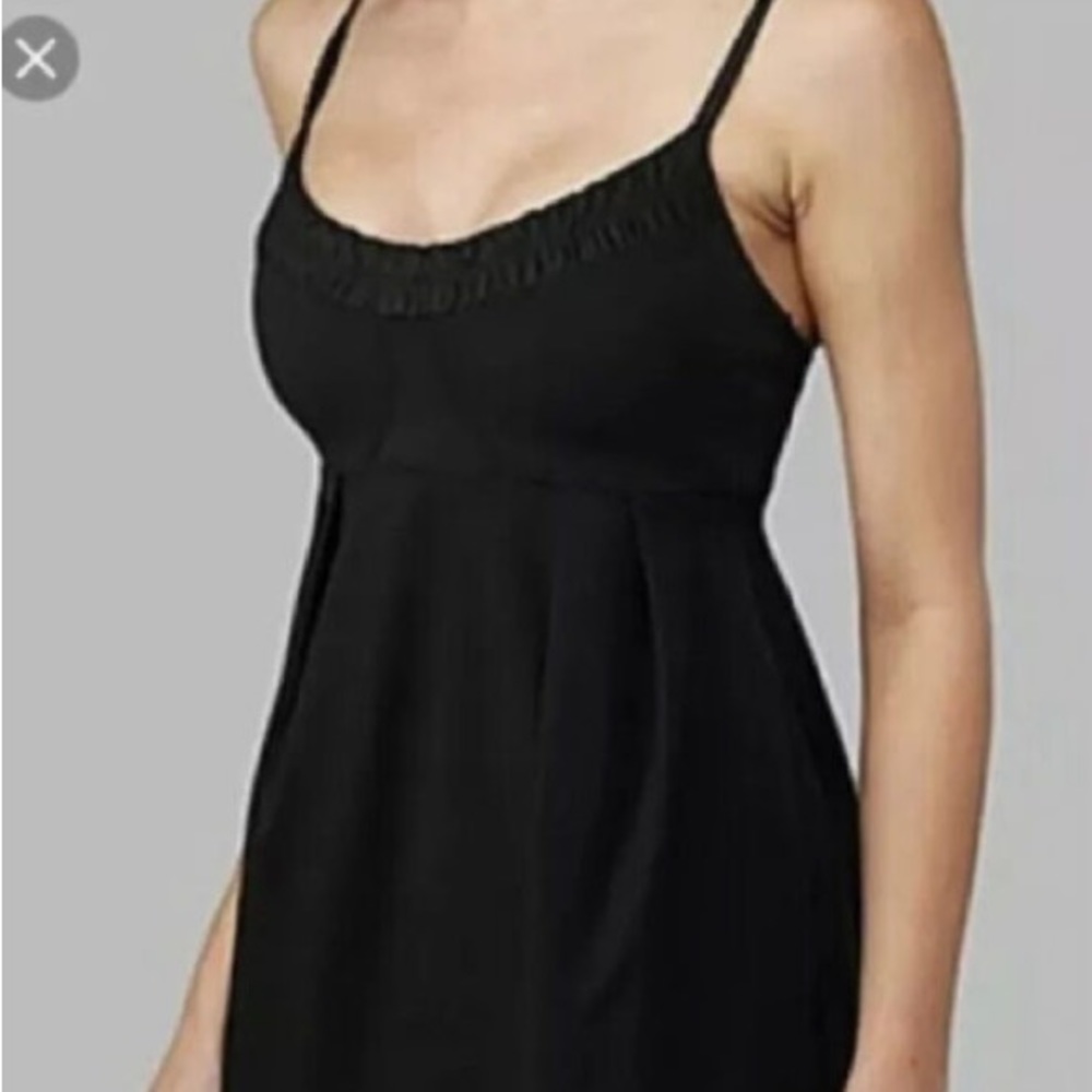 NWOT LULULEMON FOUETTÉ TANK TOP SIZE 6, Lyon built in bra in black